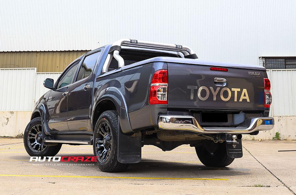 TOYOTA HILUX N70 4WD VAPOR BLACK MACHINED WITH DARK TINT
